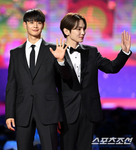 샤이니 민호·키, SM과 재계약 체결 "모든 순간을 함께 한 곳" [공식…