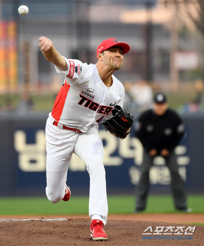 '벌써 페디처럼 ML갈까 불안' 자유자재 '스위퍼 장인'의 KBO폭격. …
