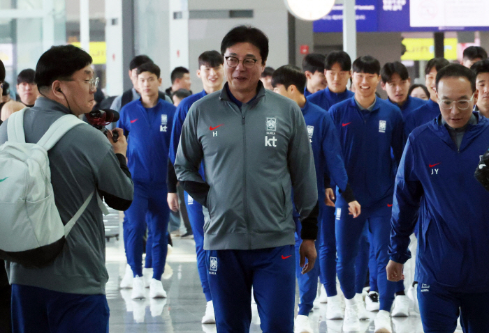 '韓, 해외파 2명 차출 불가→어려움 겪는다' 日, '황선홍호' 상황 주…