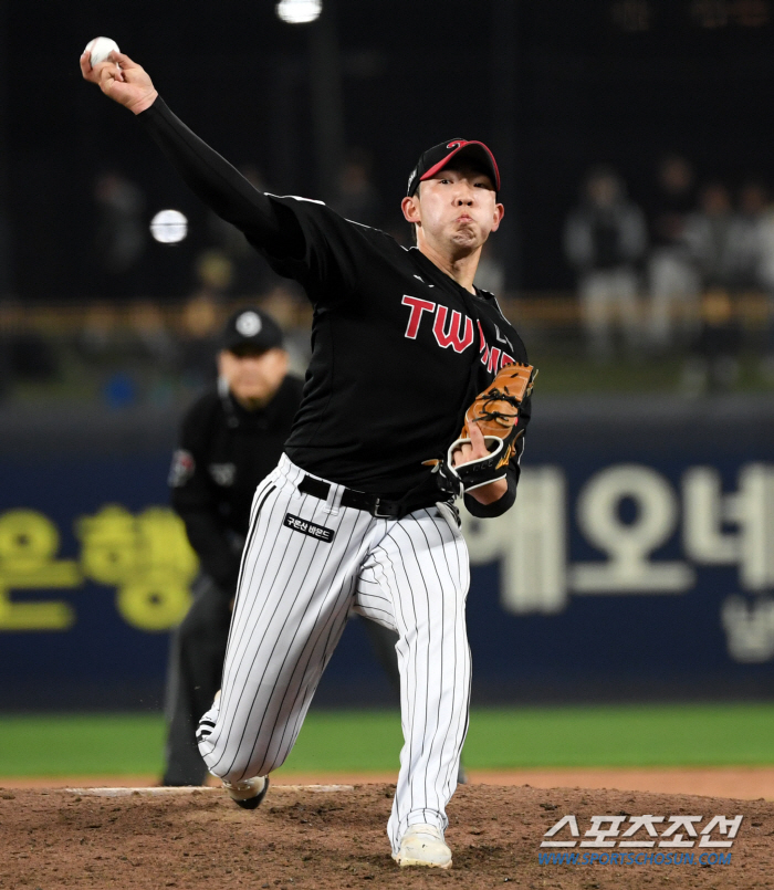 공부-야구 병행→미국진출→군복무→독립리그→LG 입단→부모님 앞 1군 피칭…