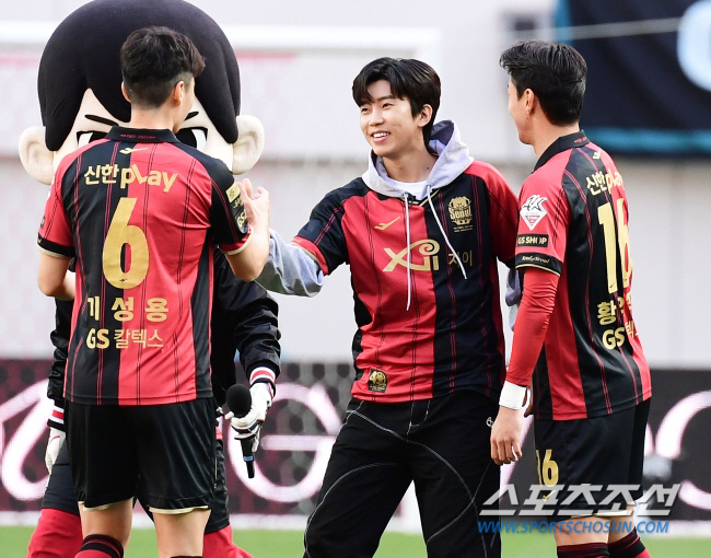 [특별기고]가수 임영웅의 감동 배려, '잔디보호' 모든 축구장의 모델이 …