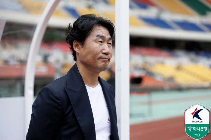 [현장인터뷰]염기훈 감독 "1위 생각해보지 않았다"vs이장관 감독 "4연…