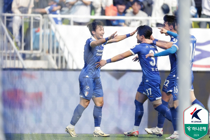 [현장리뷰]'오늘만 같아라' 수원 삼성 화력 폭발, '10명 싸운' 전남…