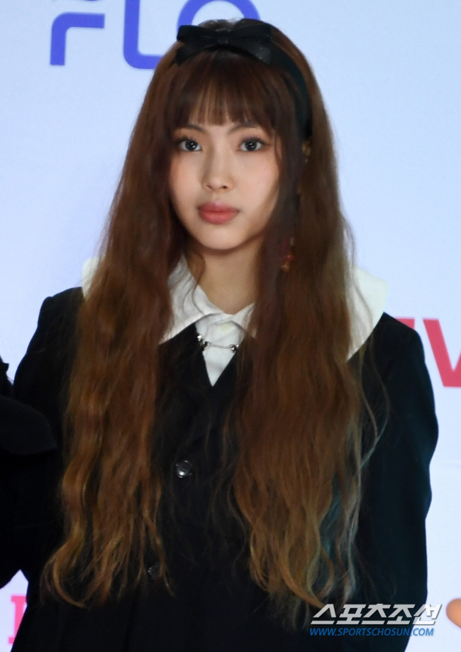 뉴진스 혜인, 컴백 앞두고 부상 "당분간 활동 중단" [공식]