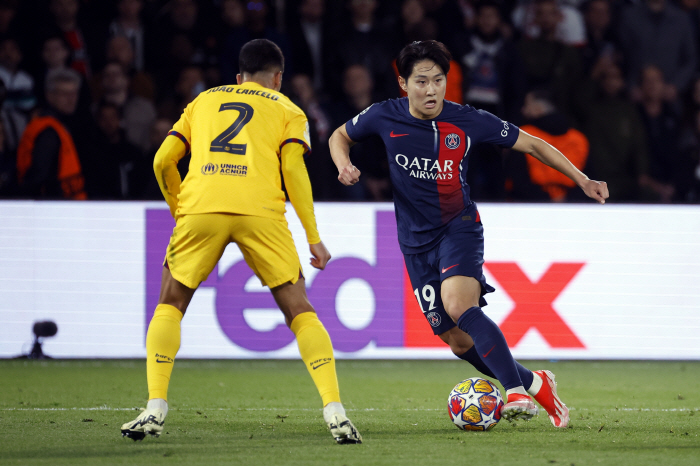 이강인 잘했는데 왜 교체해서...PSG, 바르셀로나에 2-3 통한의 대역…