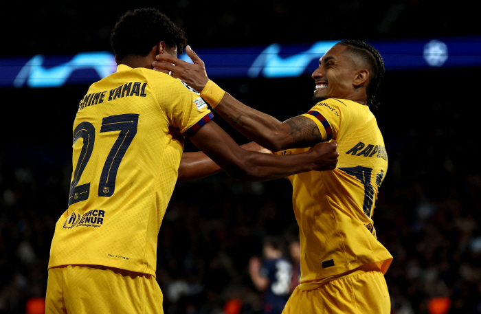 이강인 잘했는데 왜 교체해서...PSG, 바르셀로나에 2-3 통한의 대역…
