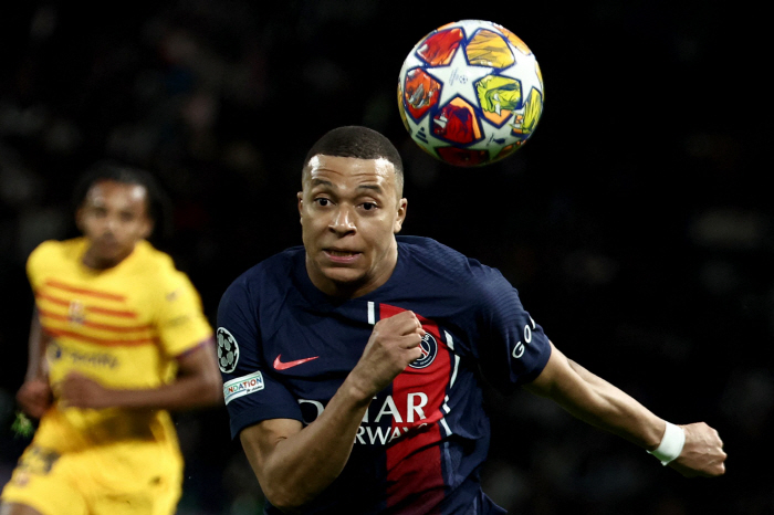 [UCL리뷰]'이강인 나가고 연이어 2실점' PSG, 바르셀로나에 2대3…