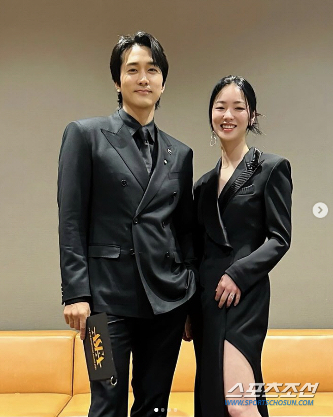 '47세' 송승헌, '51세' 정우성 이을 연예계 최강 동안男…완벽 '세…