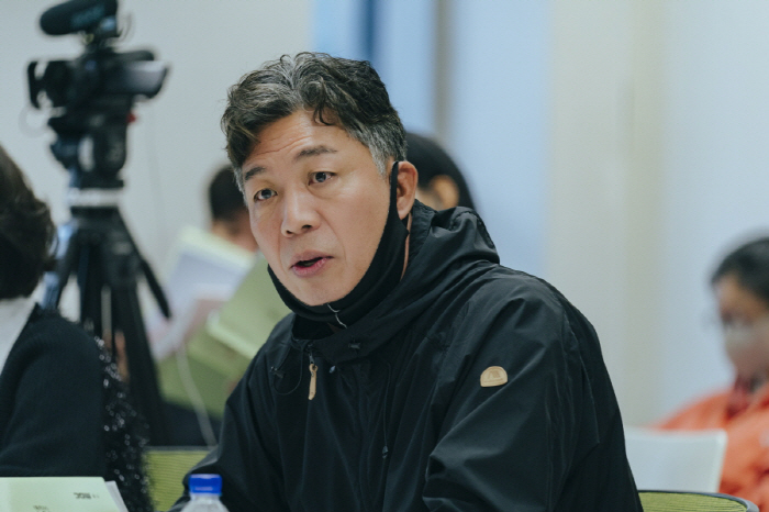 김희선x이혜영, 첫만남 '시너지' 계획대로였다…'우리, 집' 첫 대본리딩…