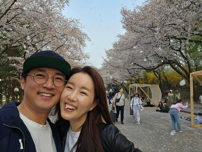 안재욱♥최현주, 투표하고 봄나들이…'행복' 인증샷