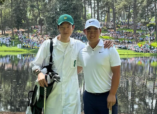 류준열, 김주형 일일 캐디로 변신