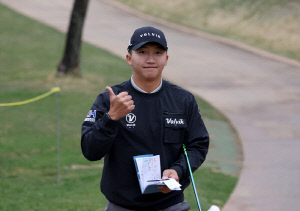 '개막 첫날부터 펄펄' G투어 통산 12승 김홍택 