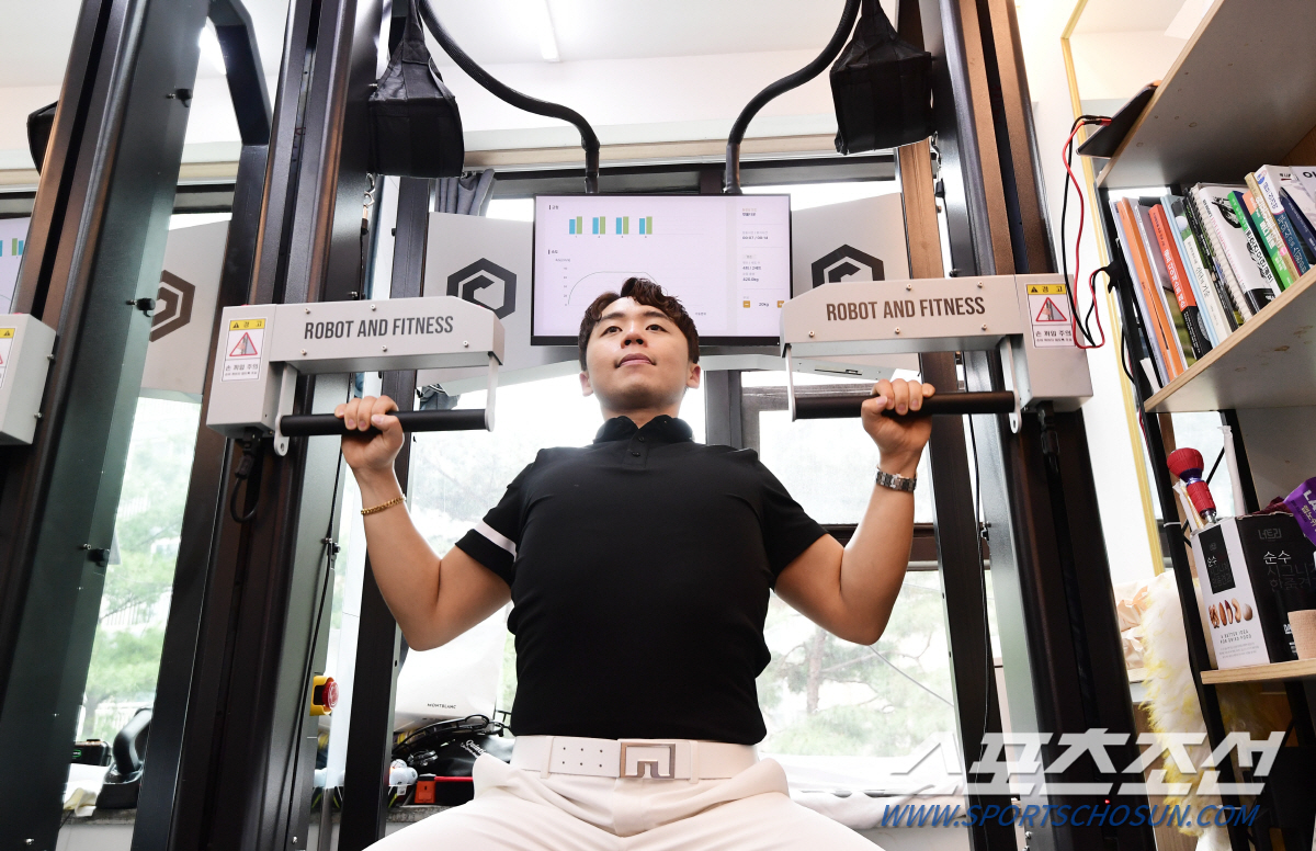 '레슨시장 양극화' 정점에 선 1타강사의 최고 비법...레슨장이야, 체력…