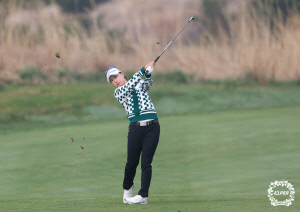 [KLPGA] '이틀 연속 맹타' 정윤지, '쉼'을 통해 얻은 '행복한 골프'의 깨달음