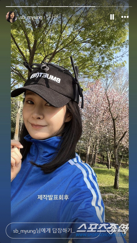 [SC이슈]'49세' 명세빈, '팬츠리스룩'이었다고? 재킷 벗었으면 난리…
