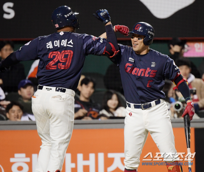 '헤이수스에 10K 당하고, 너무 늦게 터졌다' 롯데, 4연패 수렁...…