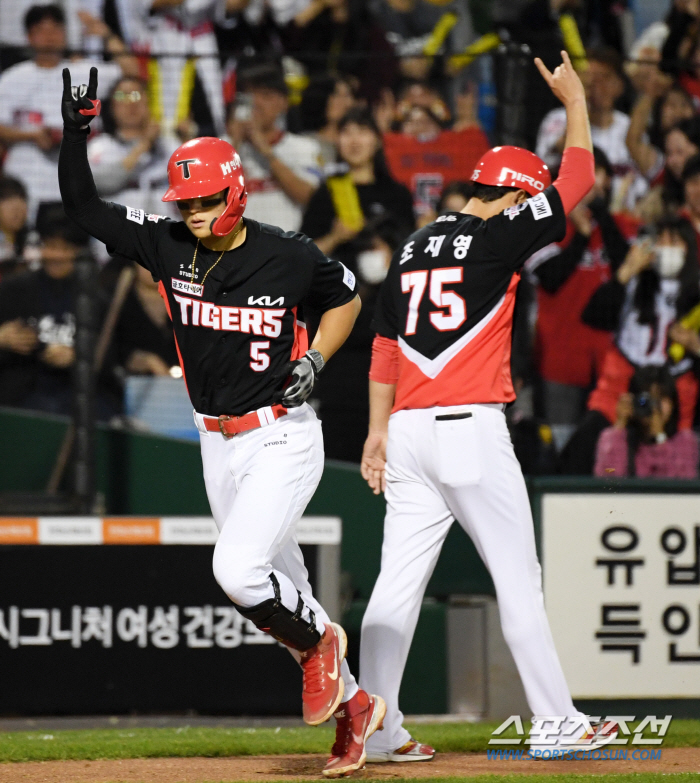 '김도영 펄펄+윤영철 2승' KIA, '7연속 매진' 한화 8-4 제압.…