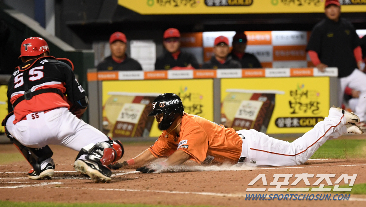 '김도영 펄펄+윤영철 2승' KIA, '7연속 매진' 한화 8-4 제압.…