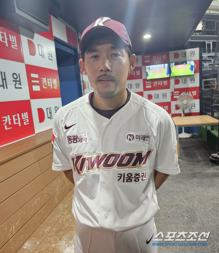 뒤늦은 시즌 데뷔전, 5출루에 '역시' 했는데 충격 반전이..."은퇴도 …