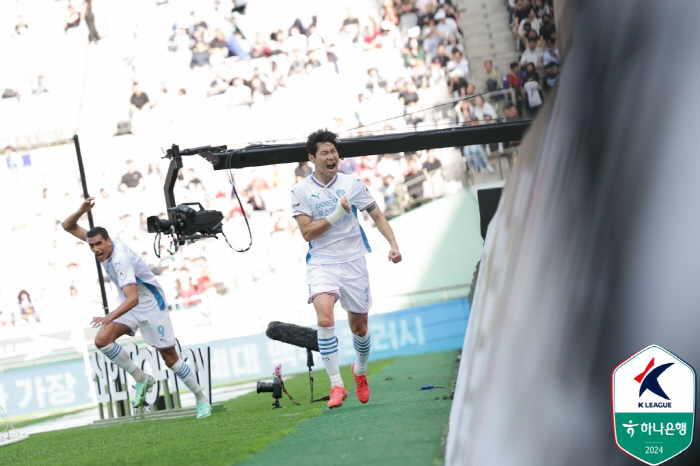 [현장리뷰]'박찬용 원더골'박태하의 포항, 김기동 더비에서 '1-2→4-…