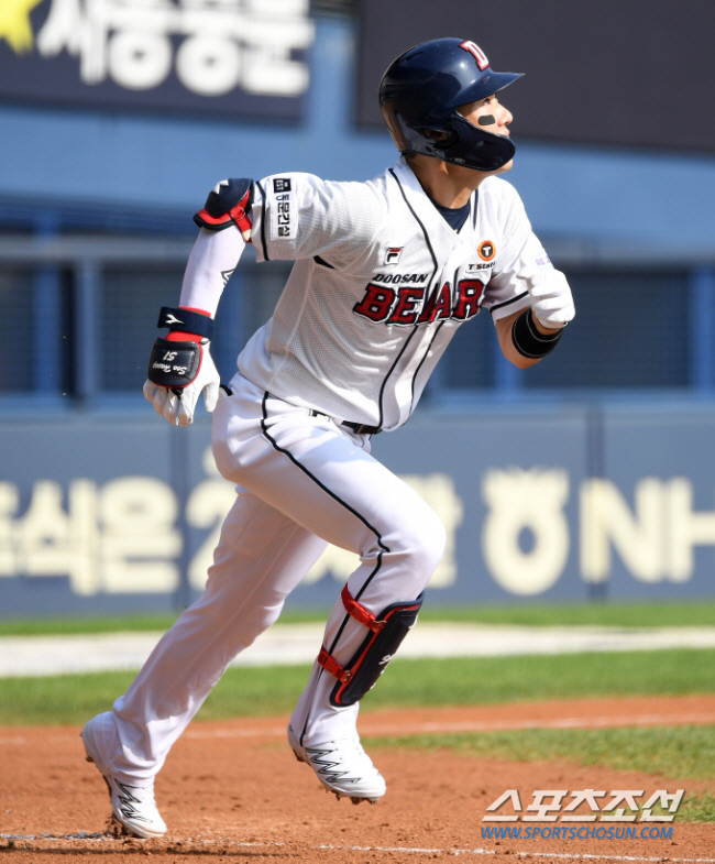 "허슬두 모습 제대로 보여줬다"…추격 불씨 잠재웠다, 안타 만큼 값졌던 …