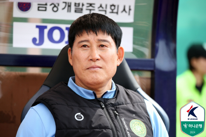 [현장인터뷰]염기훈 감독 "뮬리치-김현 투톱 고민" vs 고정운 감독 "…