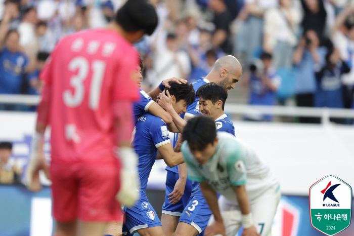 [현장리뷰]'빅버드 극장 오픈!' 극적골 수원 삼성, '최하위' 김포 2…
