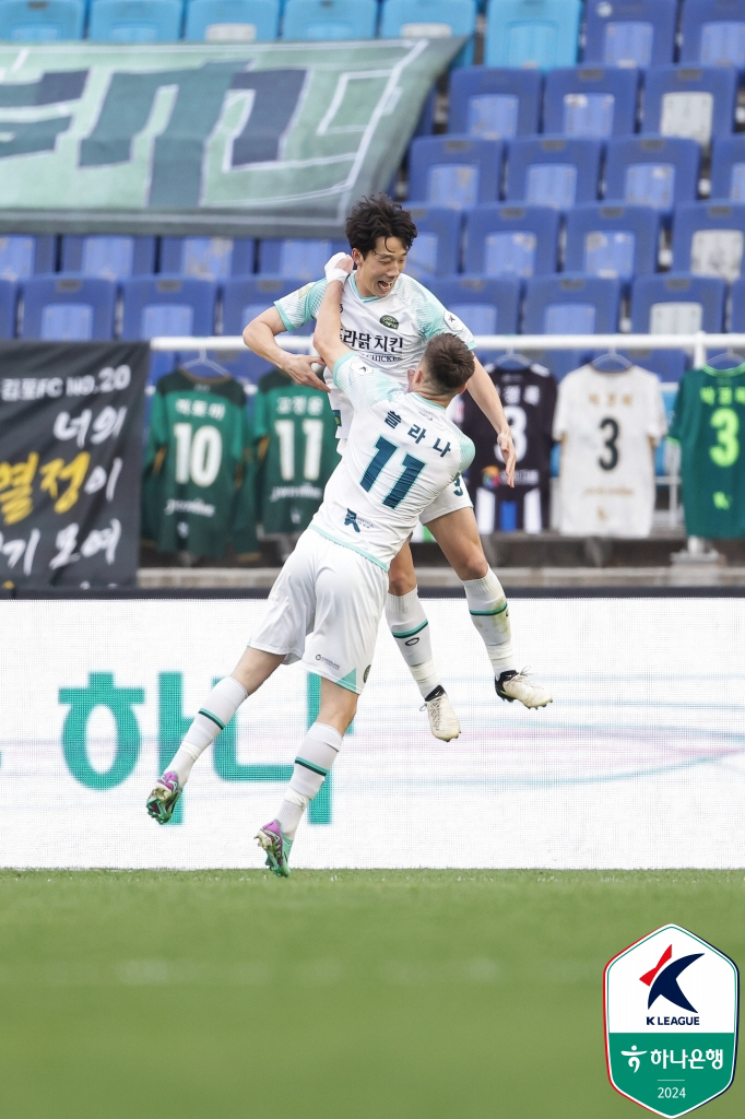 [현장리뷰]'빅버드 극장 오픈!' 극적골 수원 삼성, '최하위' 김포 2…
