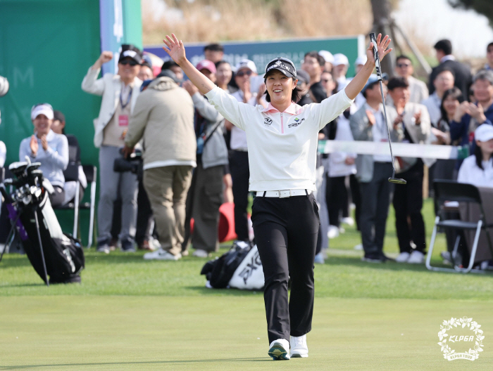 KLPGA 메디힐·한국일보 시즌 첫승 박지영, 아깝다 노보기 우승...윤…