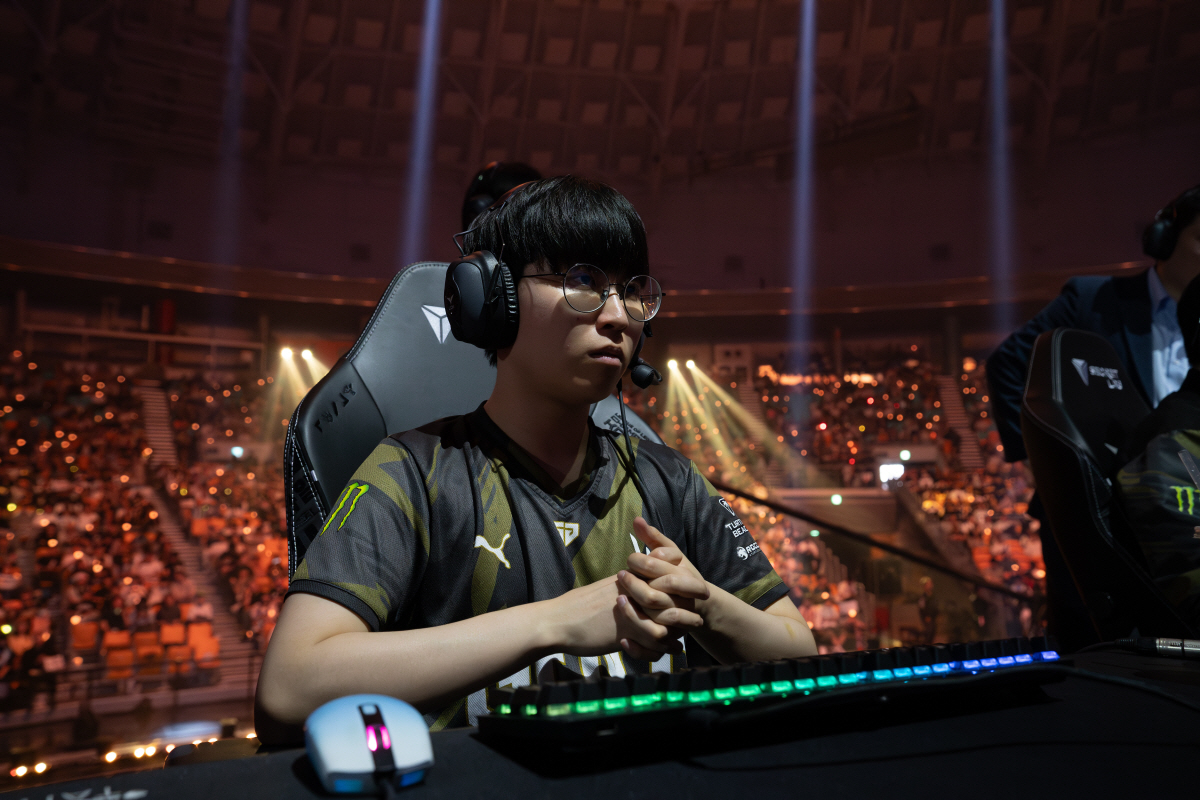 역사 쓴 '젠지', 4시즌 연속 LCK 제패