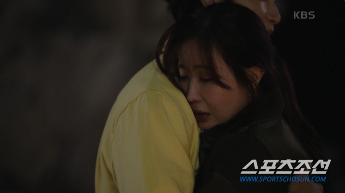 [종합]임수향, 무인도에서 '눈물 포옹'→♥지현우 얼굴 뜯어보며 '달달 …