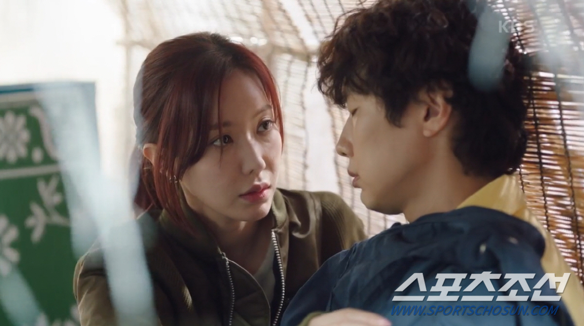 [종합]임수향, 무인도에서 '눈물 포옹'→♥지현우 얼굴 뜯어보며 '달달 …