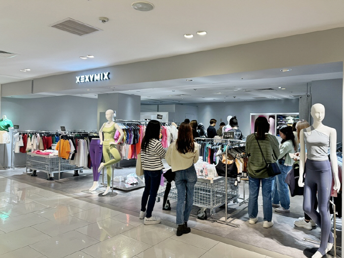 브랜드엑스코퍼레이션 젝시믹스, 日 오사카에 1호 정식매장 오픈 '열도 공…