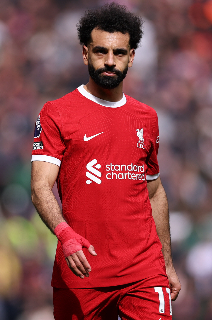 EPL 킹 칭호 뺏어라..."사우디로 살라 팔아버려" 분노의 물결