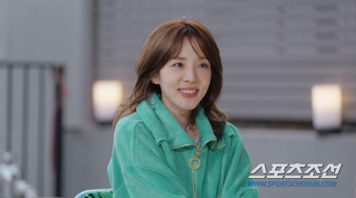 '싱글맘' 오윤아, 발달장애 아들 키우며 갑상선암 진단→드라마 끝나고야 …