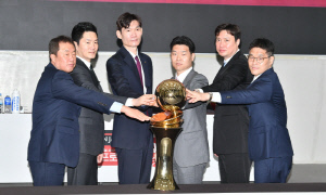 '파스코 사건'을 소환시킨 LG-KT 4강 PO…관전 키워드 '저주 탈출' vs '복수혈전'