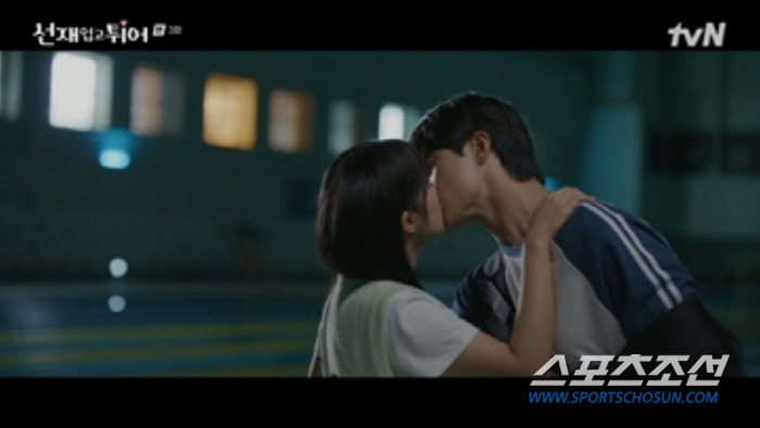 [종합]변우석♥김혜윤, '설레임' 절대 강자 등장…첫키스에도 바뀌지 않은…