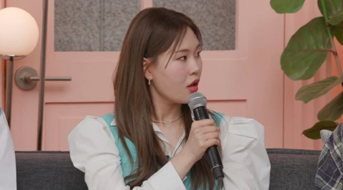 엄지윤 "장례식 다녀온 후 아팠던 오빠, 무당 말 듣고 싹 나아" ('있…