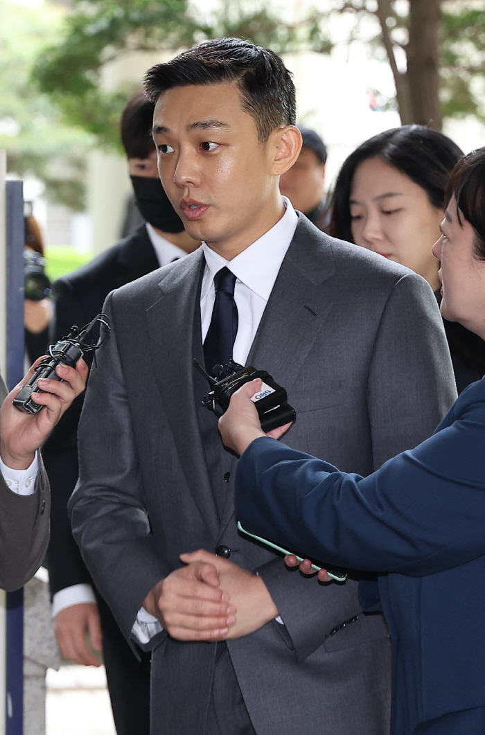 "위력·압박감 느껴" 유명 유튜버, 유아인과 대질 거부[종합]
