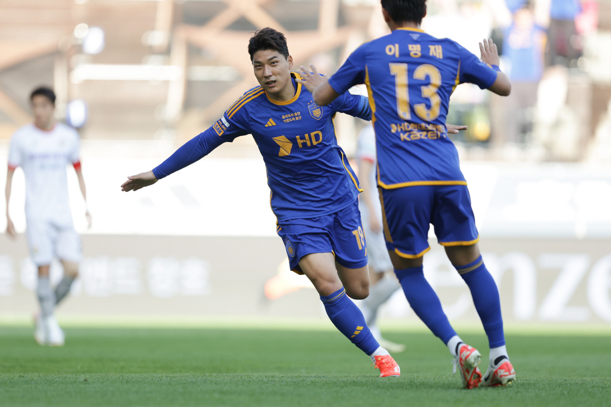 '결전의 날' ACL 4강 첫 판은 무조건 이겨야 하는 울산, 홍명보 감…