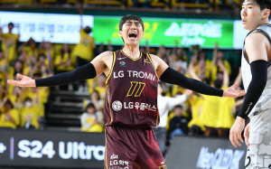 '허 훈 단 2점 봉쇄' LG, 1차전서 KT에 78-70 압승! 챔프전 확률 78.8% [창원 현장리뷰]