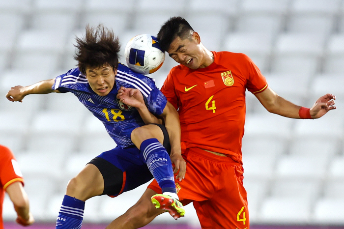 '10점 만점 0.5점' 충격 평점, 日 비매너 '가라데 축구' 17분 …