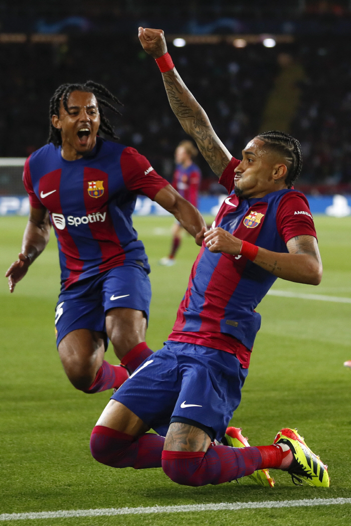 '음바페 폭발' PSG, 바르셀로나에 4-1 대역전 드라마...3년 만에…