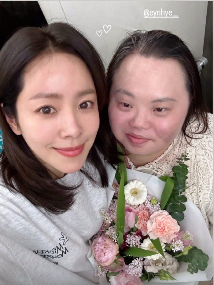 '끈끈한 우블 의리' 한지민, 정은혜와 양평서 재회.."영희 보고싶어서 …