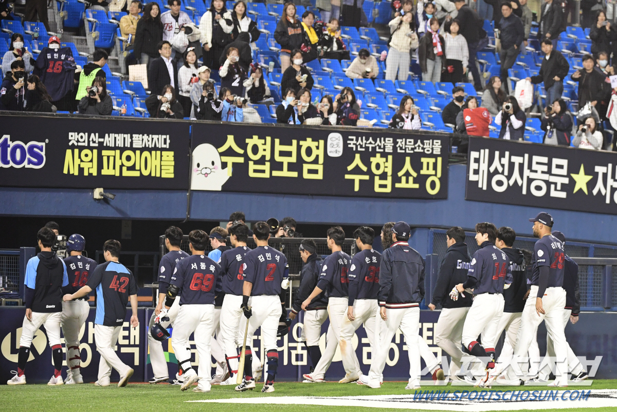 투-타 최악 7연패 그러나... 김태형 감독은 기다린다. "치고나갈 기회…