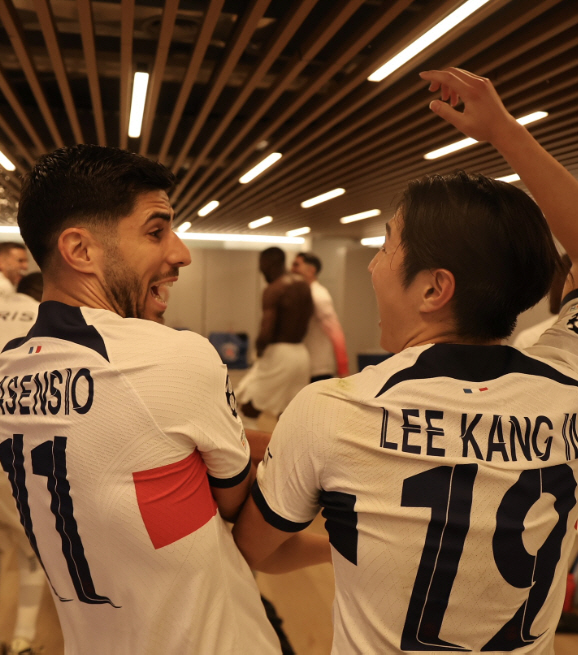 '쿼드러플 크라운 꿈 아니다!' 슈퍼컵 MVP→UCL 대역전극, PSG …