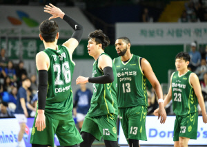 [현장분석] 로슨 32점 폭발 KCC 3점슛 성공률 22.7%. 완전히 달라진 DB, '슈퍼팀' KCC 기세를 어떻게 잠재웠나
