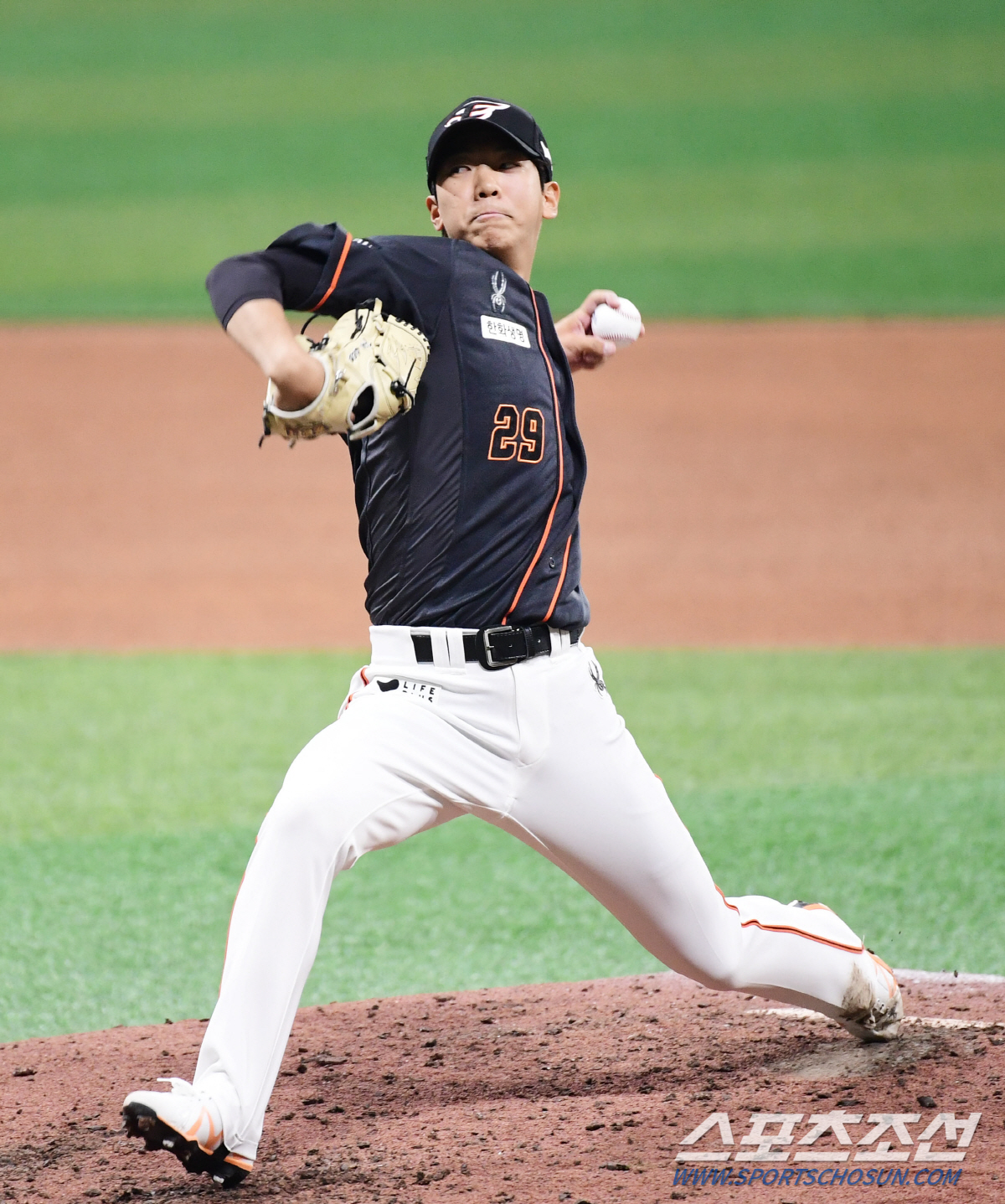 '역대 10번째 新 강렬 데뷔전' ERA 0.84 슈퍼루키…꿈꾸었던 선발…