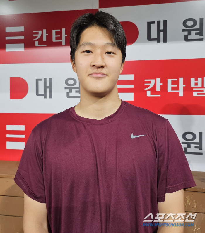 "올해 목표는 1이닝 KKK!" ABS 완벽 적응. 19세 새내기의 당돌…