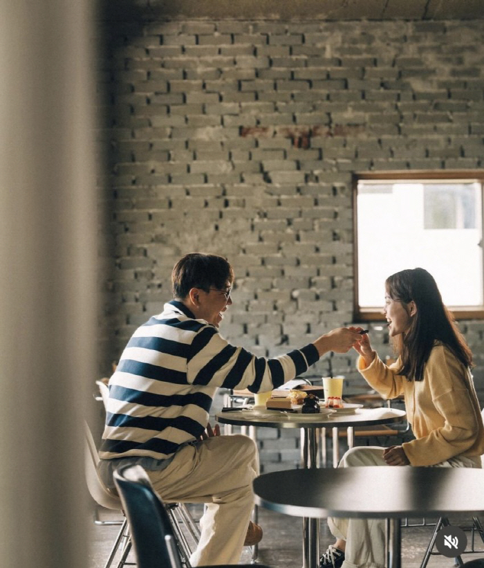 19기 옥순♥상철, 달달한 데이트 스냅샷 포착…꿀 떨어지는 '첫 연애'